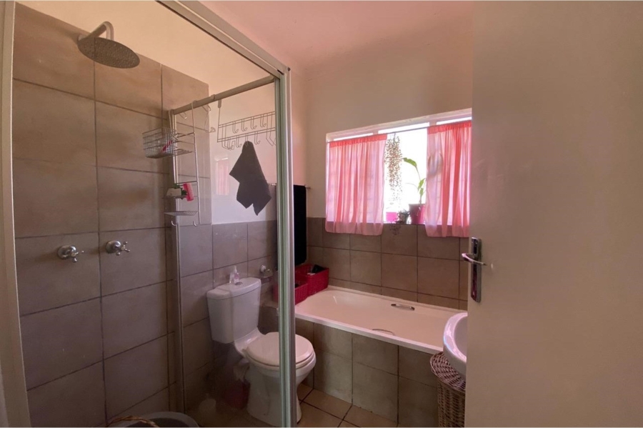 2 Bedroom Property for Sale in Vaalpark Free State